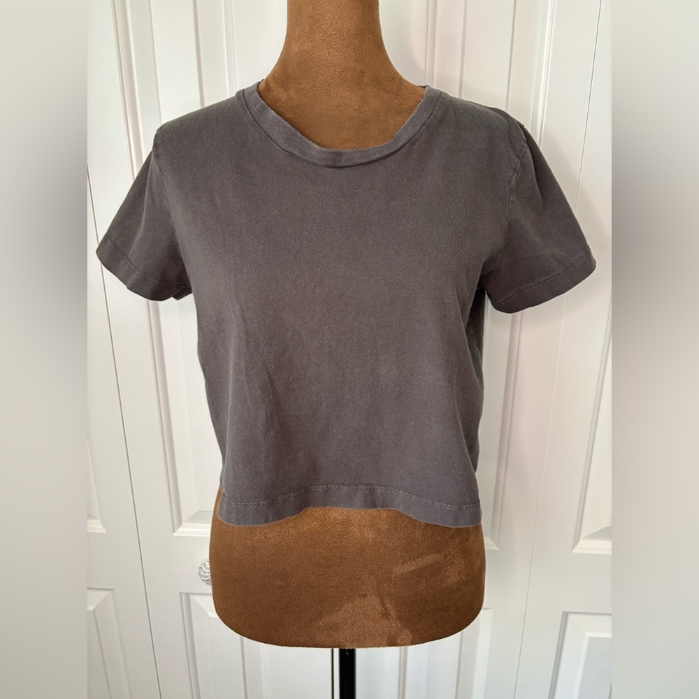 Sacré Solid Tee Short Sleeve Womens Lifestyle Shirt